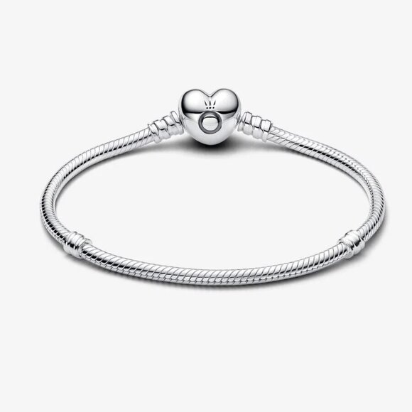New Pandora Moments Heart Clasp Snake Chain Bracelet - GIFT EDITION with Accesso - Picture 2 of 3